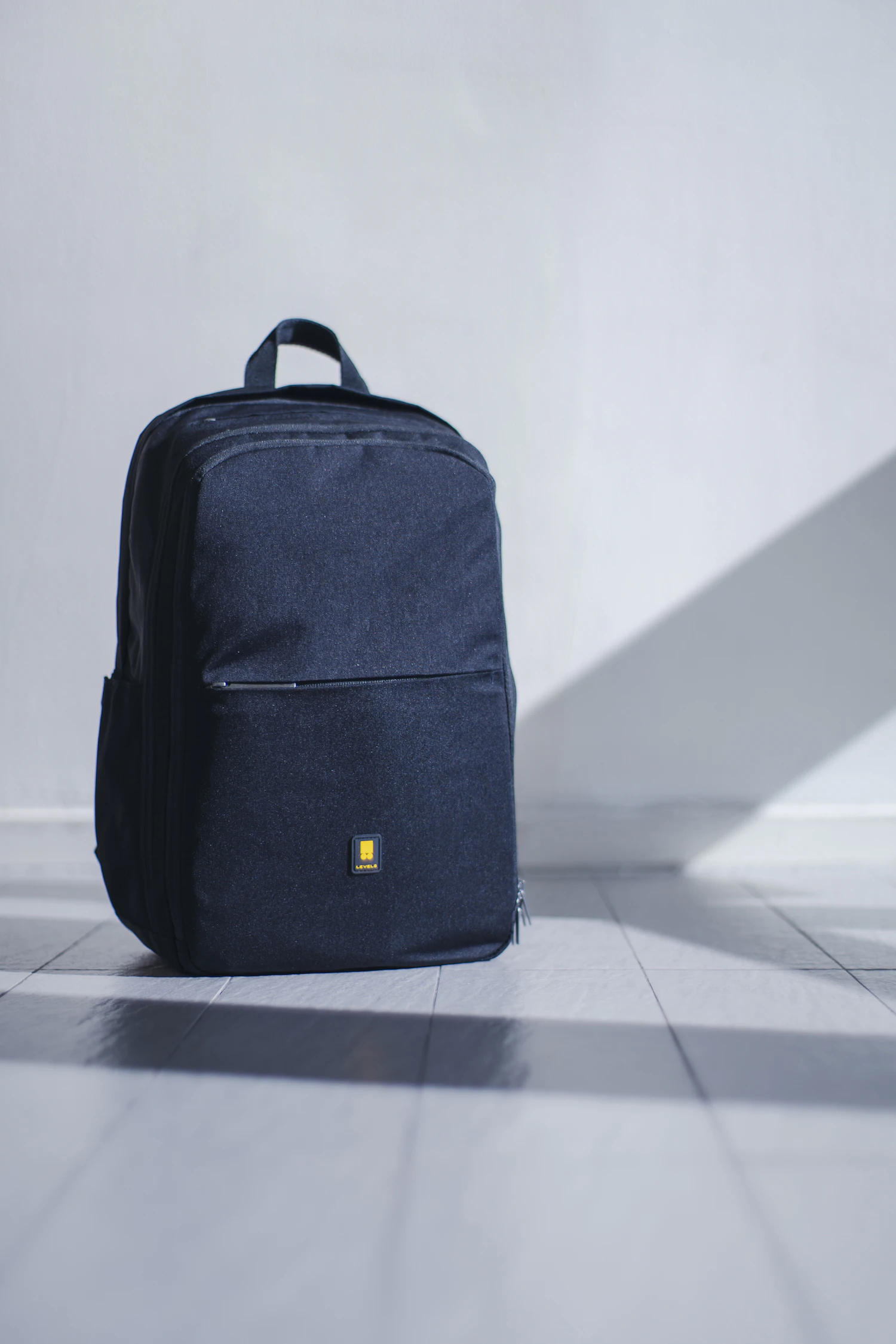 Everyday bag with practical carrying space